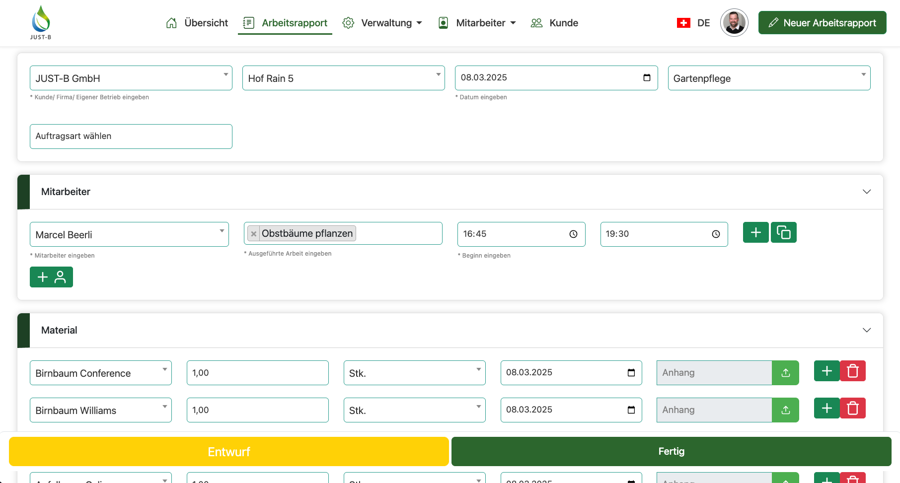 Mitarbeiter erfassen Daten